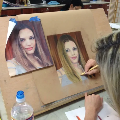 Anna Lise joined ART+ Academy as a beginner